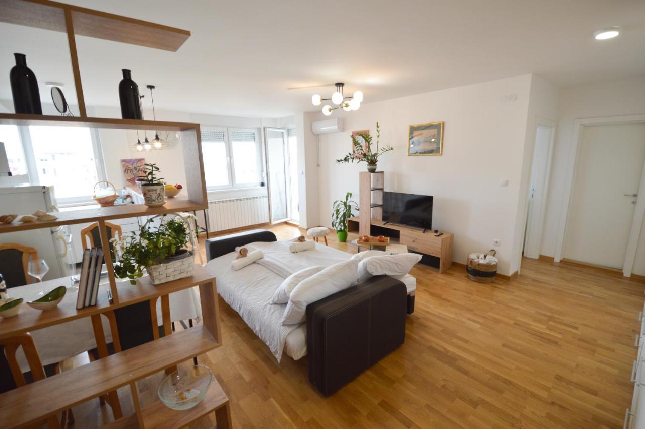 Shine24 - Spacious And Bright Apartment - New Novi Sad Exteriér fotografie